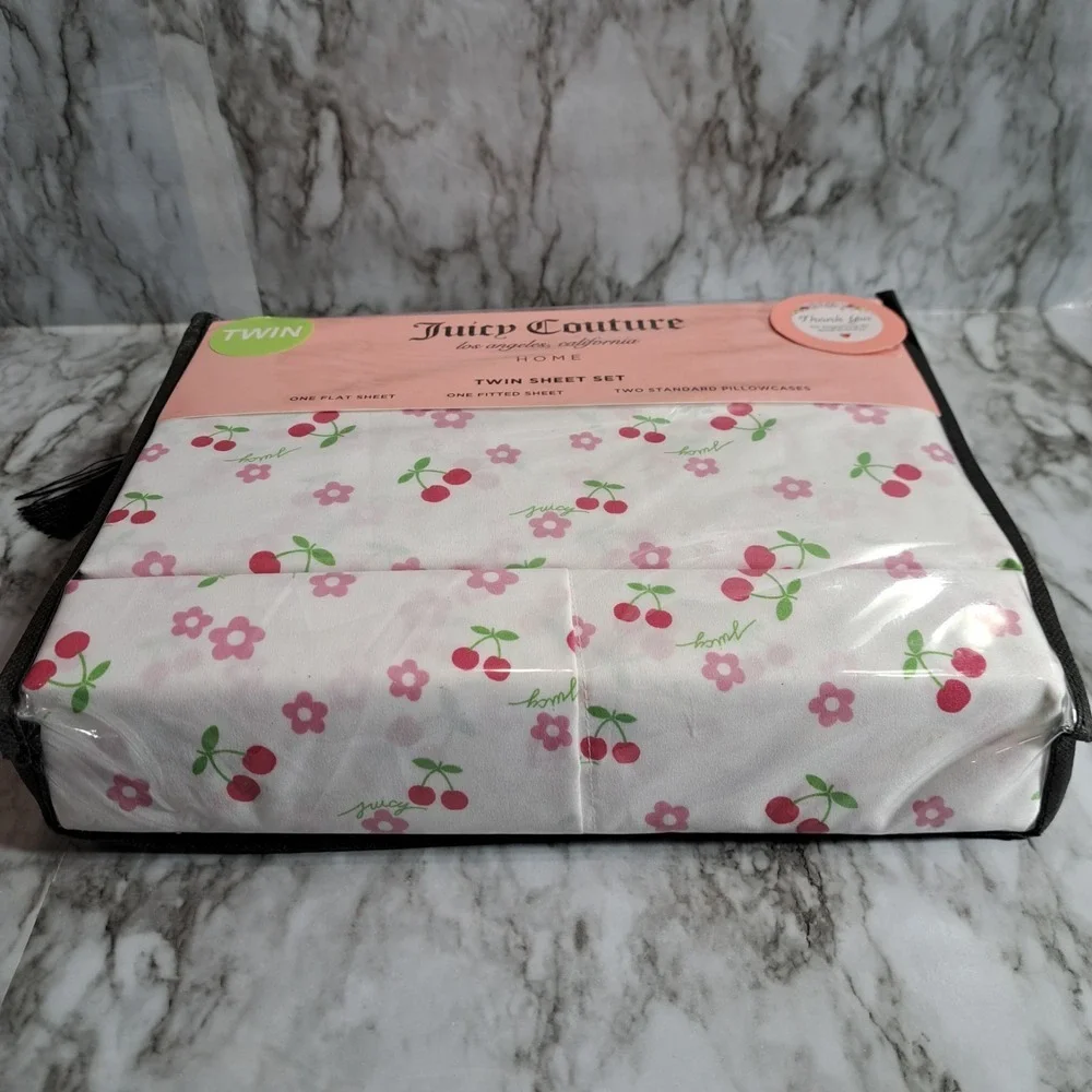 Juicy‎ Couture Twin Sheet Set White/Pink/Red One Flat Sheet One Fitted Sheet